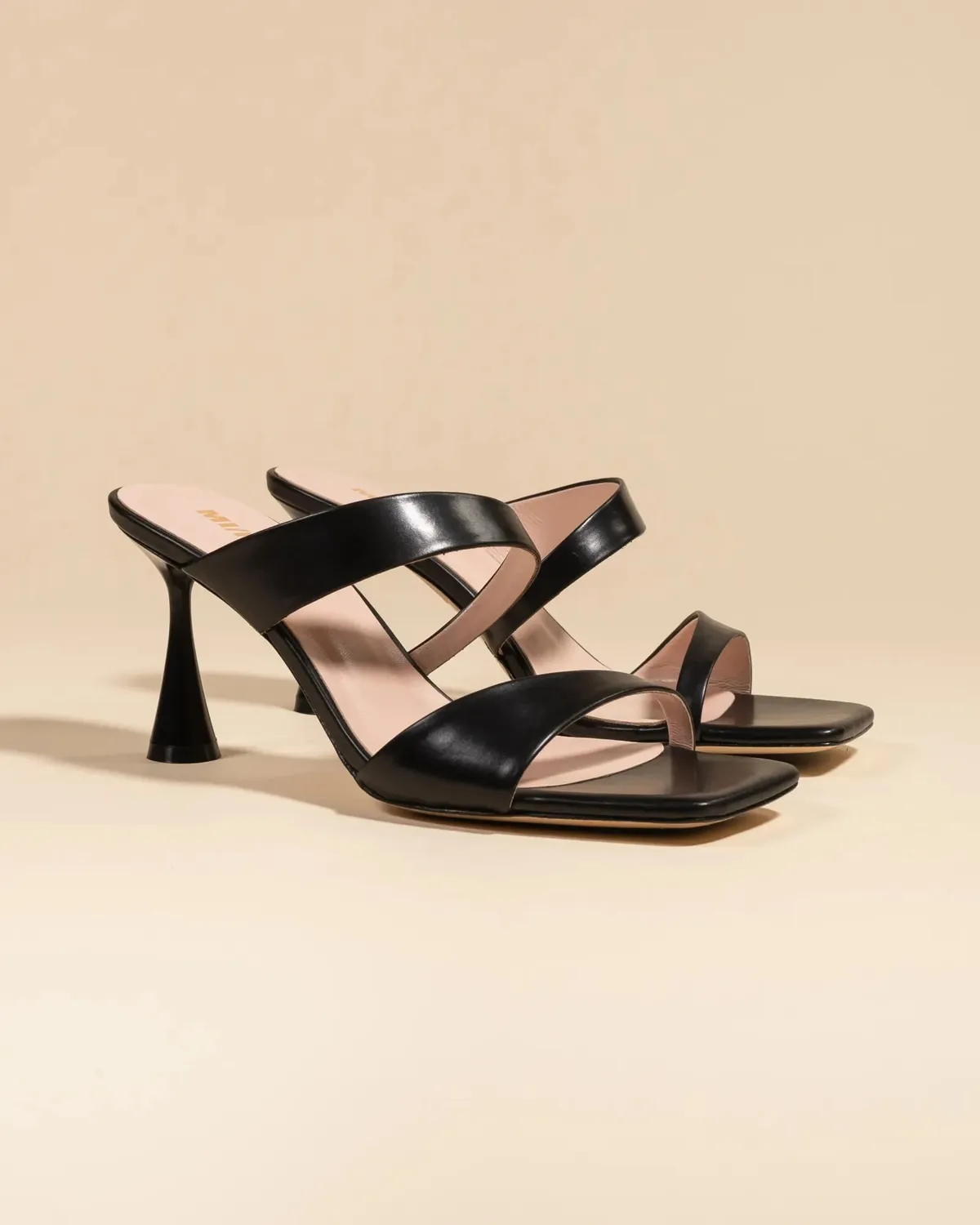 Mi/Mai Tara Black sandales mules cuir noir bout carré