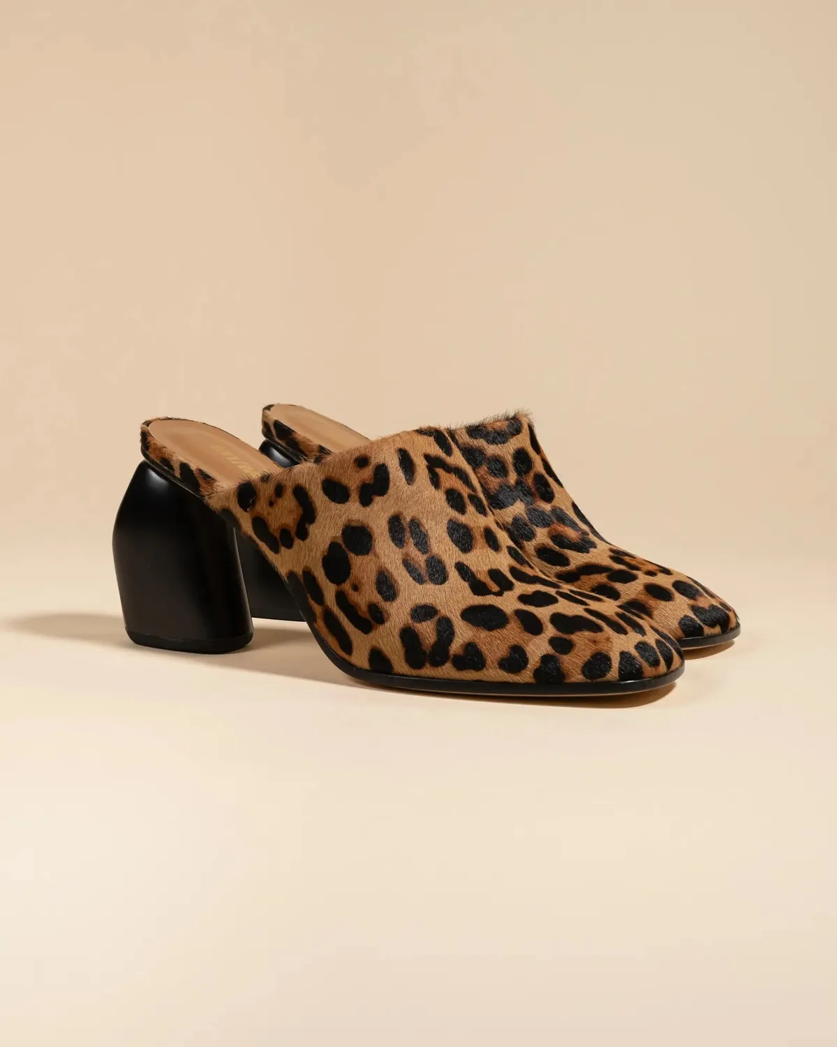 Mi/Mai Junya Leo Black mules sabot léopard 8cm