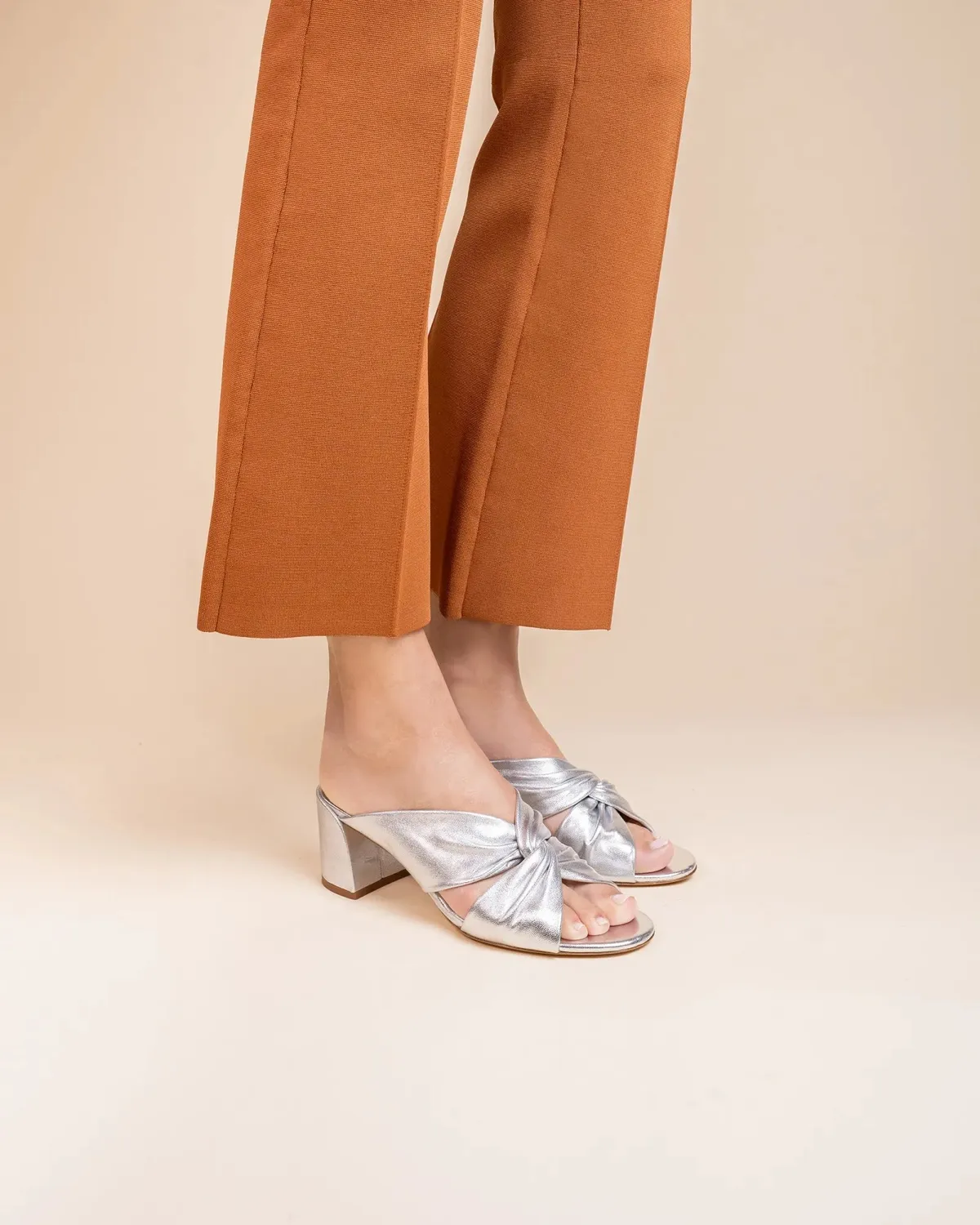 Mi/Mai Daria Silver mule argent cuir agneau talon bas