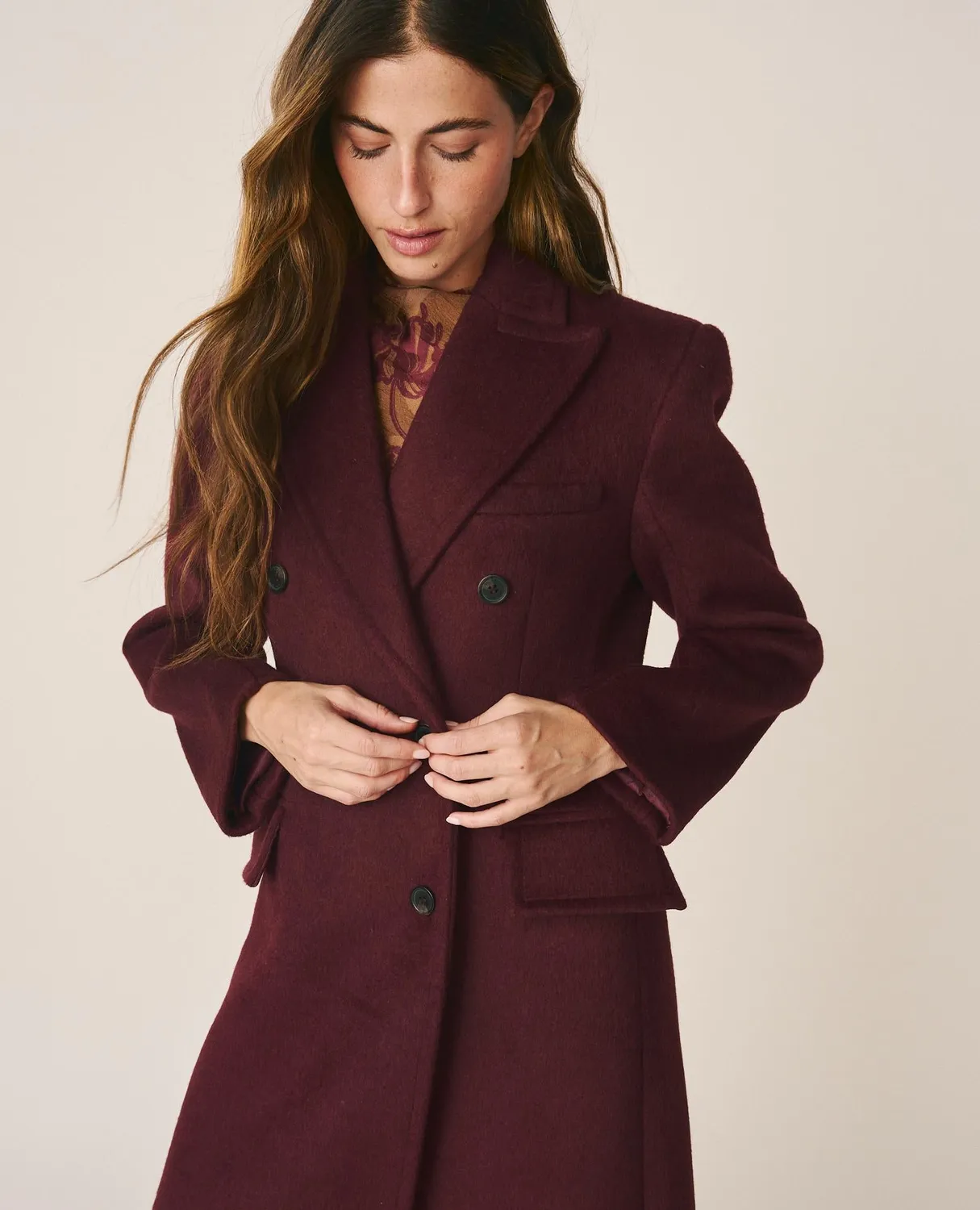 Alma en Pena I26CL1503 manteau long bordeaux laine croisé