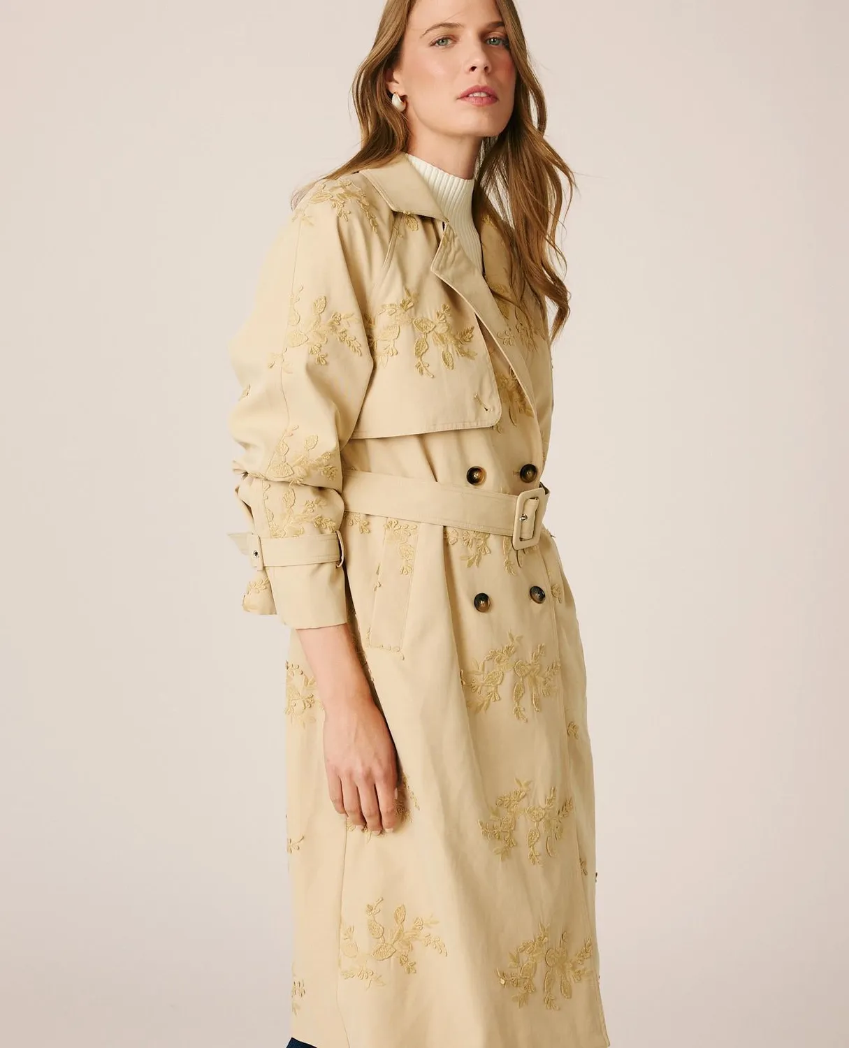 Alma en Pena V26CL1500 trench brodé beige floral