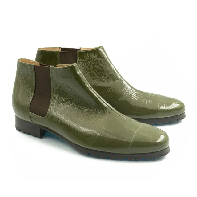 Bégum Paris Lucrèce Vogue bottines vernis kaki