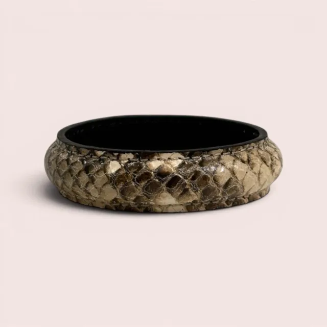 Karine Arabian Jonc bracelet cuir serpent ivoire taupe