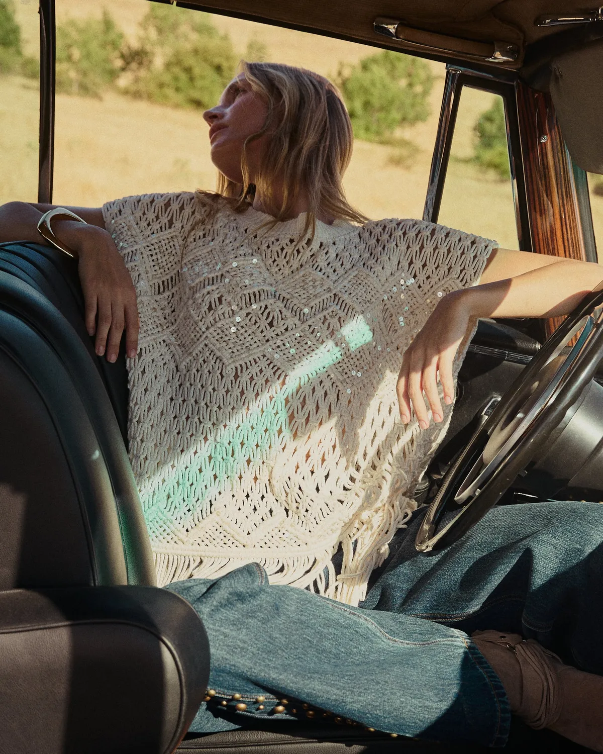 Alma en Pena I26CL1405 gilet blanc ajouré à franges