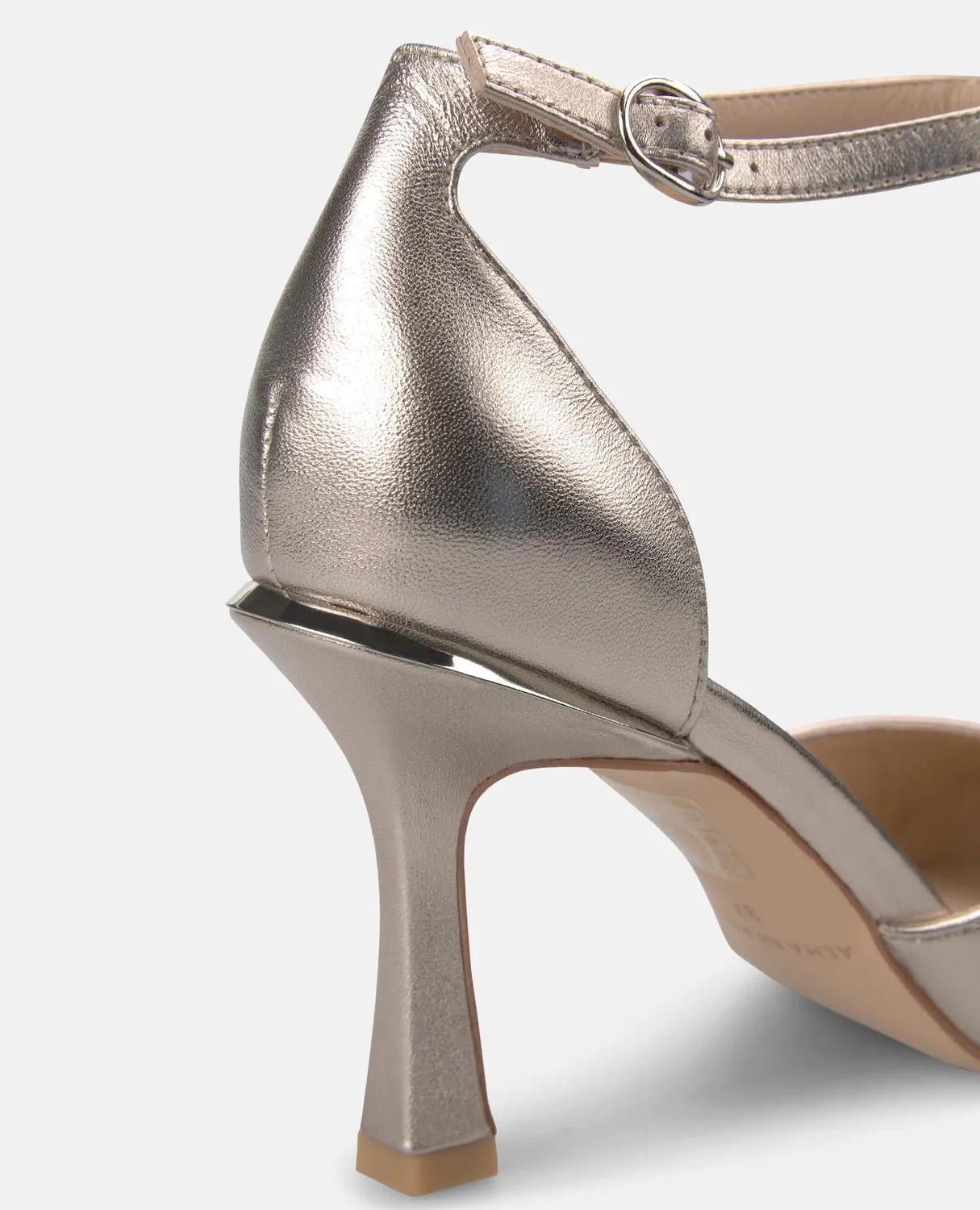 Alma en Pena V261802 escarpins bronze talon fin 9 cm cuir