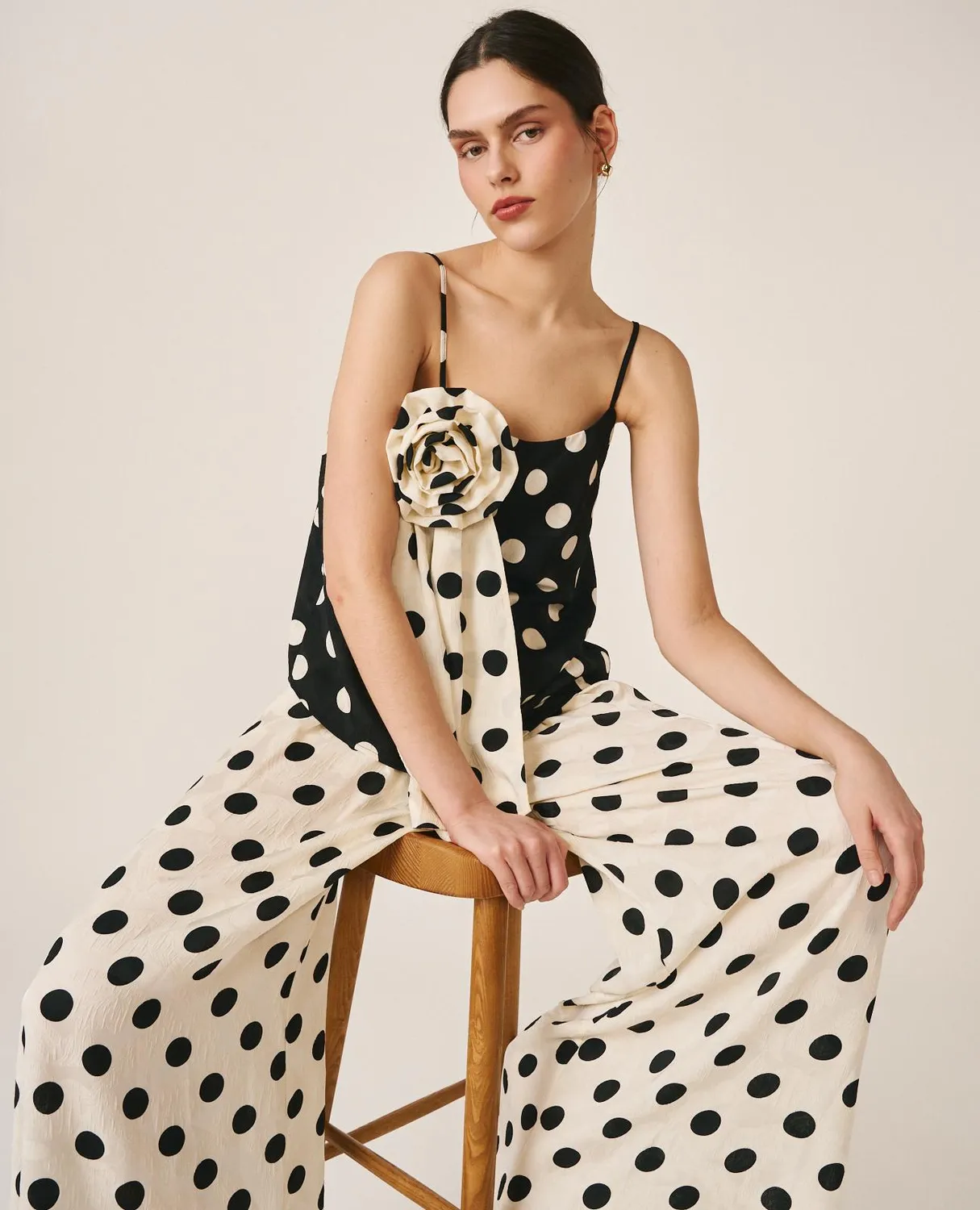 Alma en Pena V26CL0611 top satin à pois noir