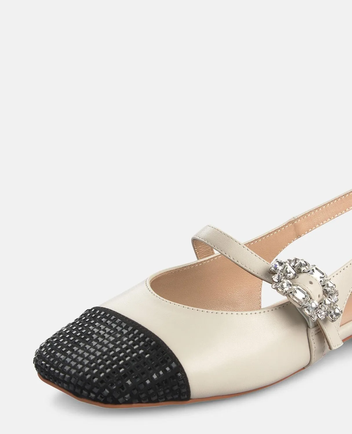 Alma en Pena V250505 ballerines cuir ivoire strass talon 2cm