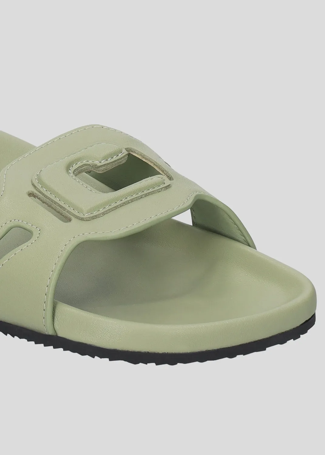 Lola Cruz Cuirine Bio Flat Sandal vert aloe plat