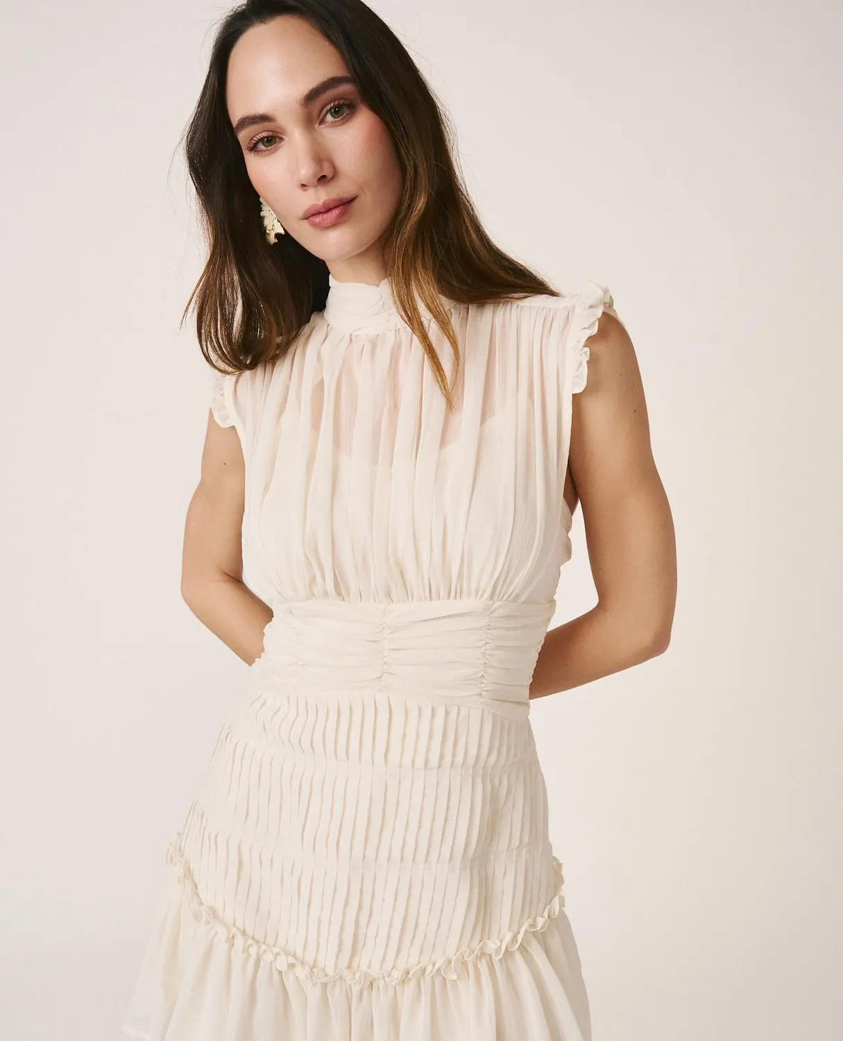 Alma en Pena V26CL0106 robe blanche col montant mini