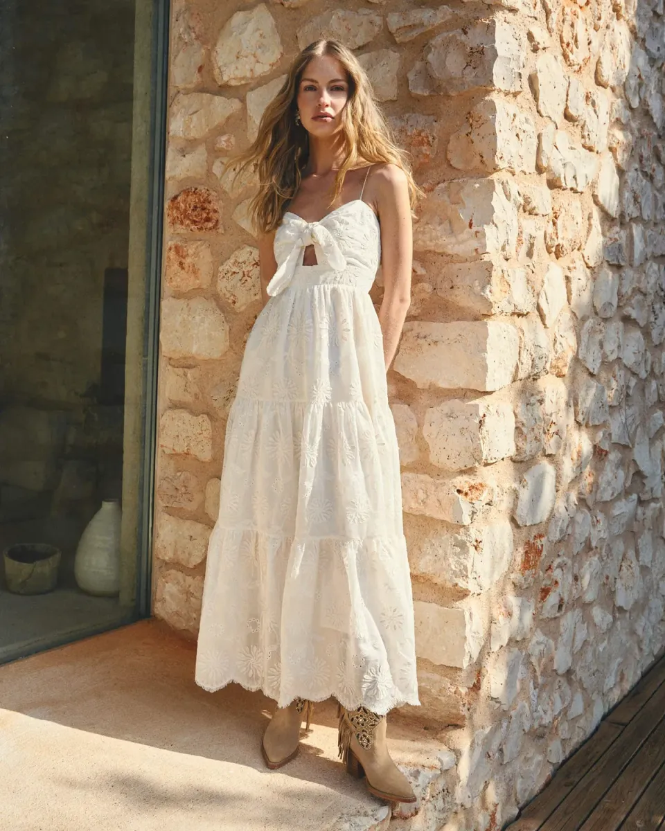 Alma en Pena V26CL0228 robe midi blanche brodée Tencel