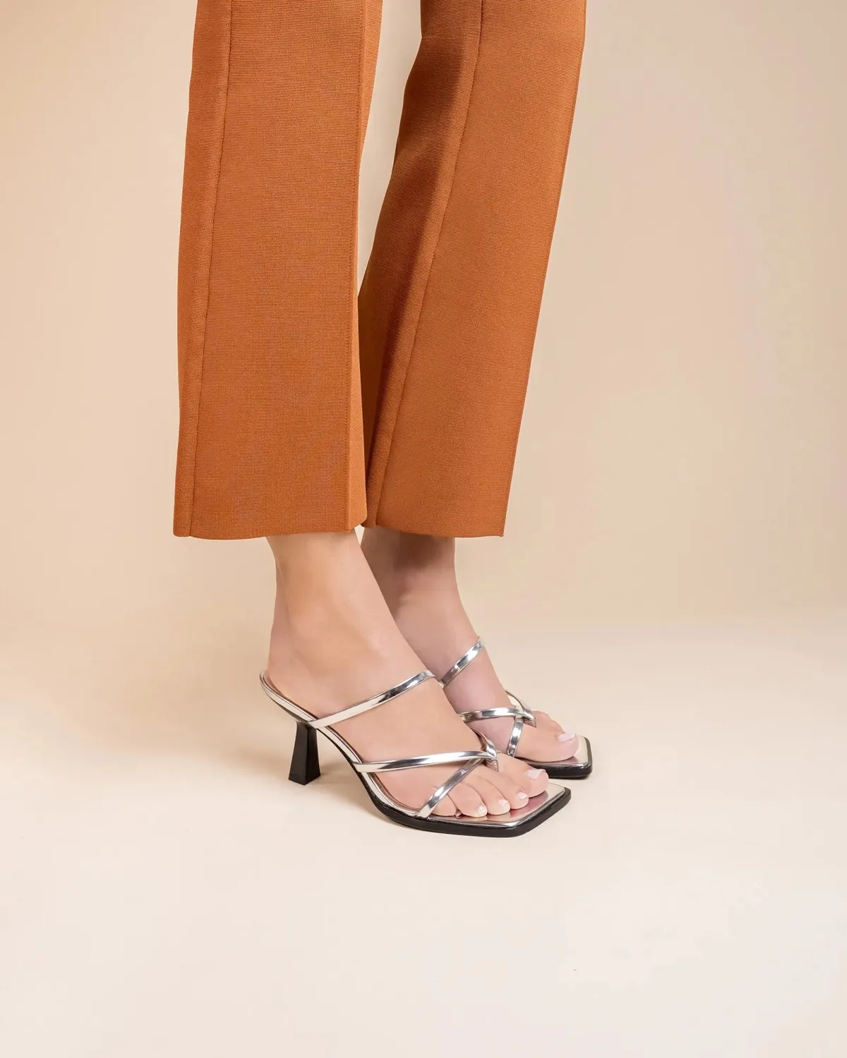 Mi/Mai Misty Silver Mirror mules cuir argenté bout carré