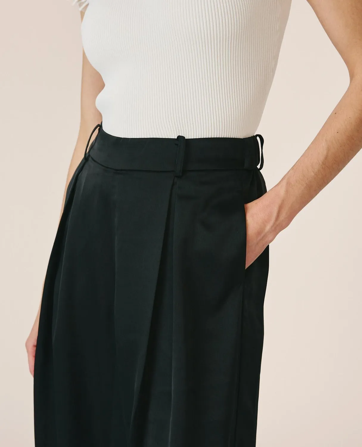 Alma en Pena V26CL1617 pantalon satiné noir taille haute