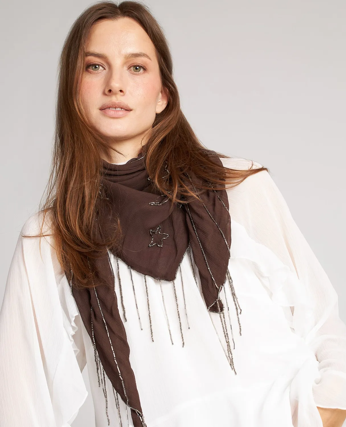 Alma en Pena I25AC104 foulard triangulaire marron