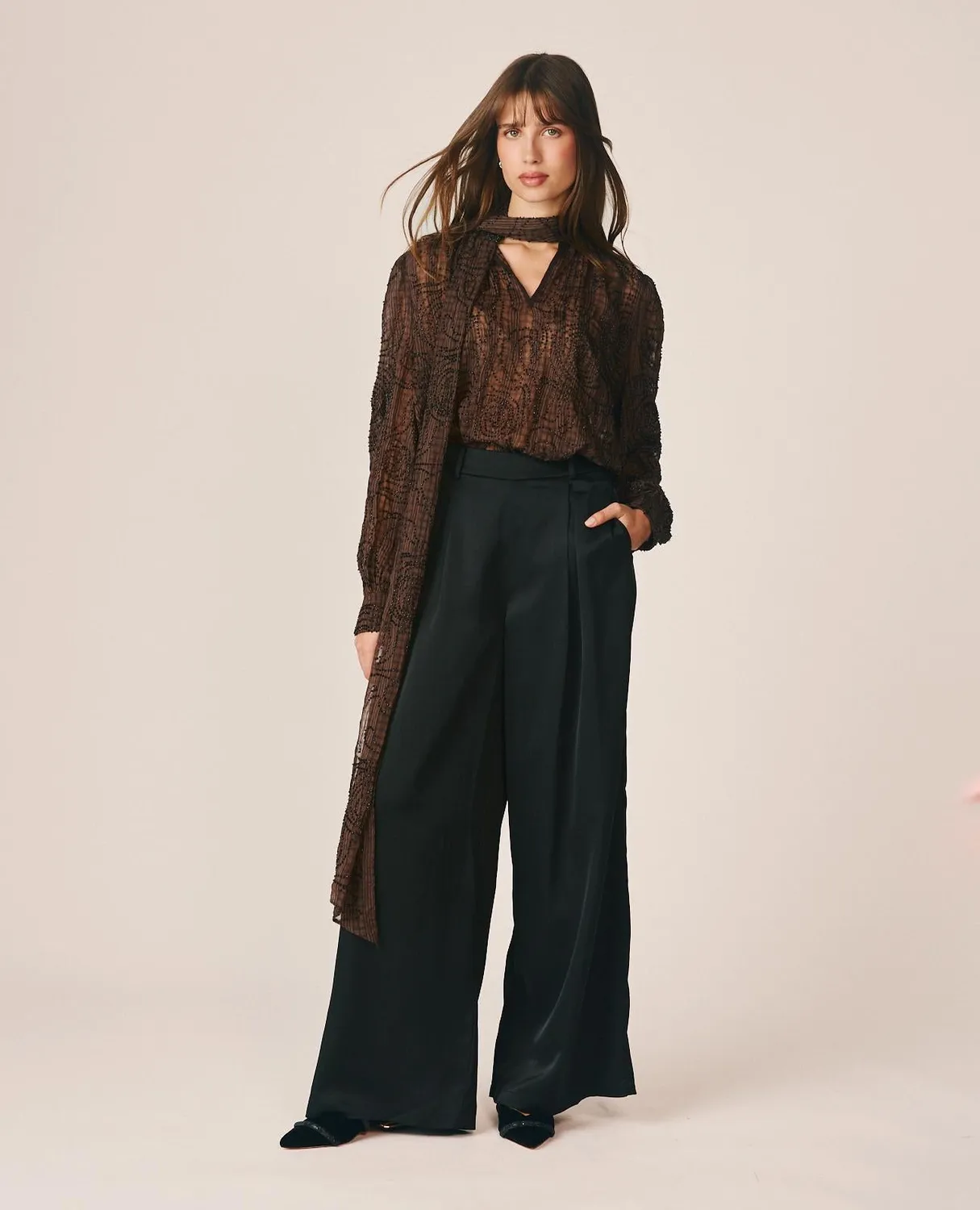 Alma en Pena I26CL0503 blouse organza marron à perles
