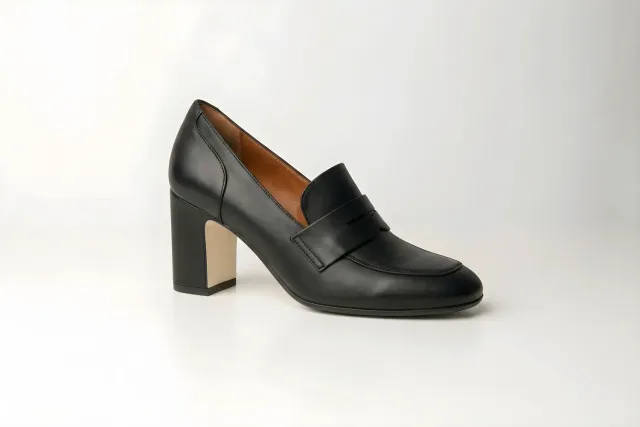 Matteo Pitti mocassin noir cuir de veau talon plat