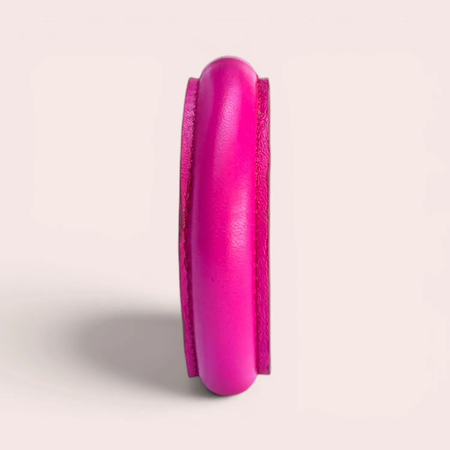 Karine Arabian Jonc bracelet cuir fuschia lisse
