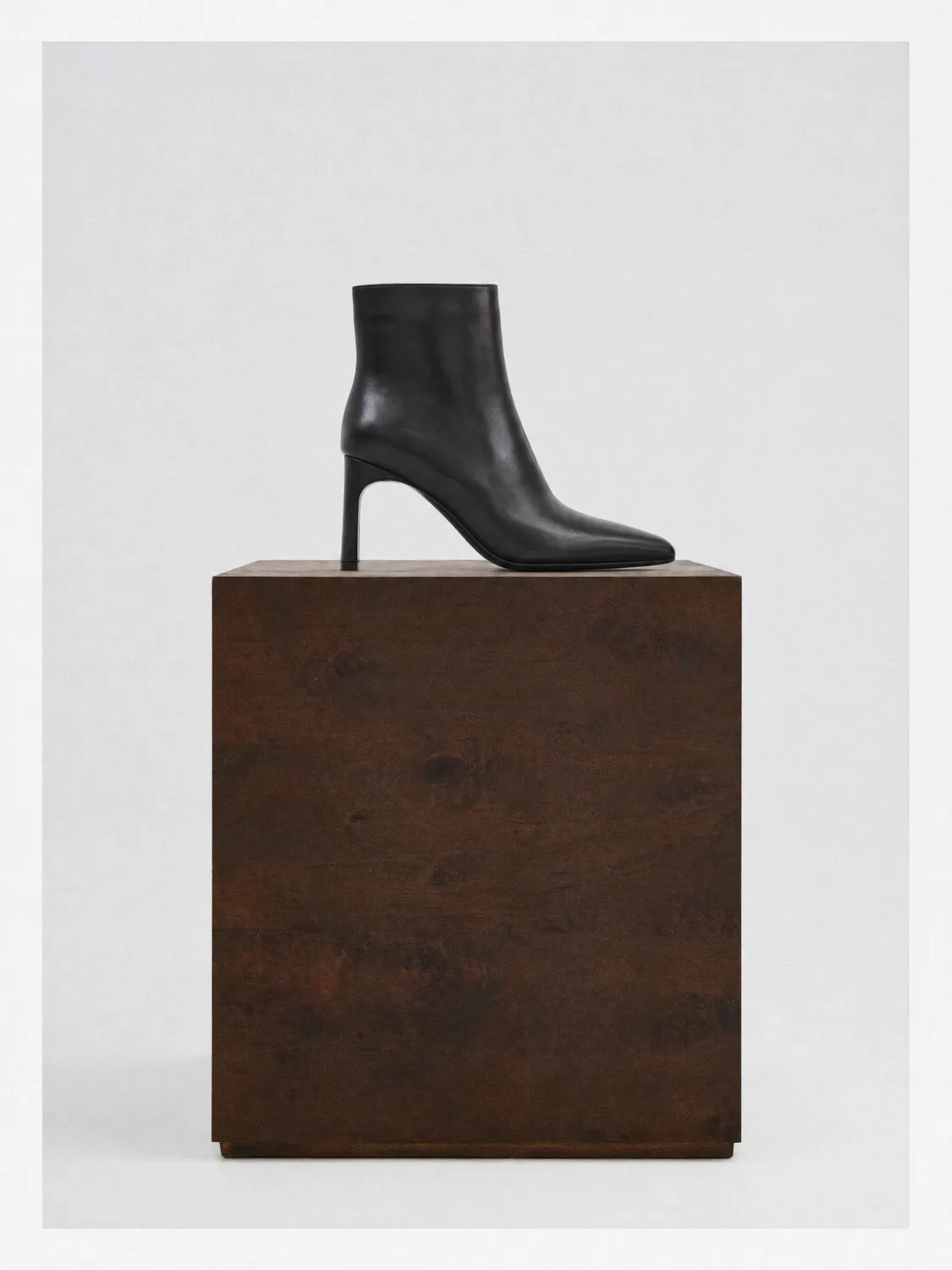 Mi/Mai Niels bottines cuir noir bout effilé talon droit