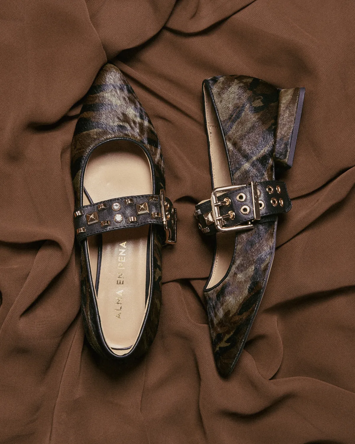 Alma en Pena I250134 chaussure verte cuir plate boucle