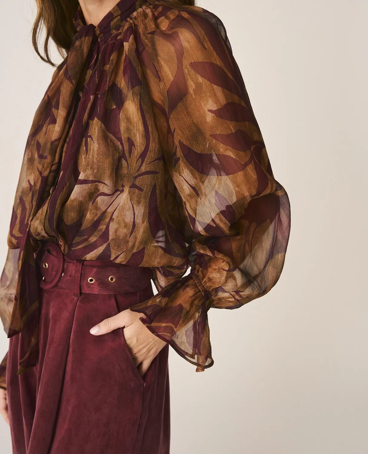 Alma en Pena I26CL0520 blouse gaze fleurie bordeaux