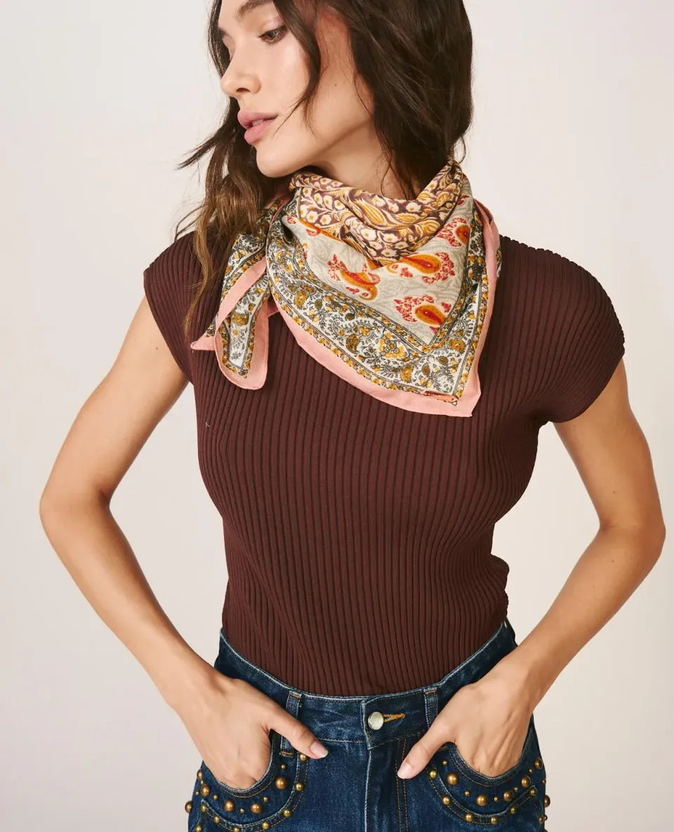 Alma en Pena I26AC005 foulard carré camel
