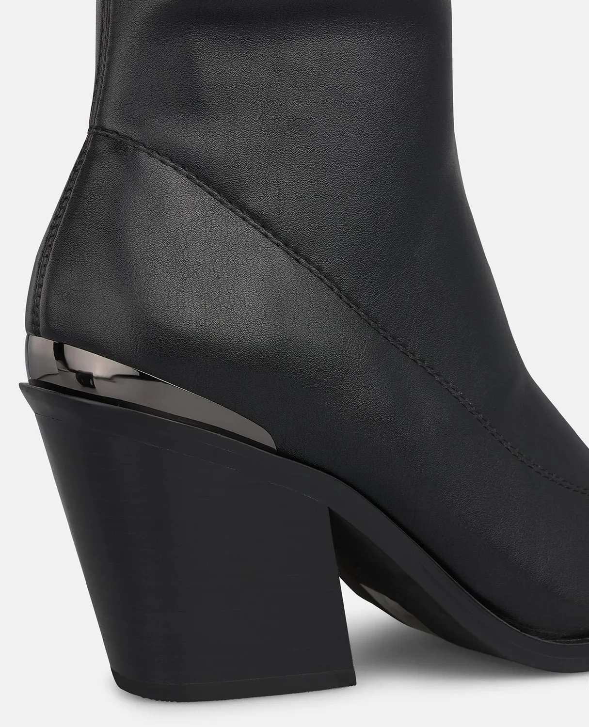 Alma en Pena I2652611C botte haute noire 8 cm