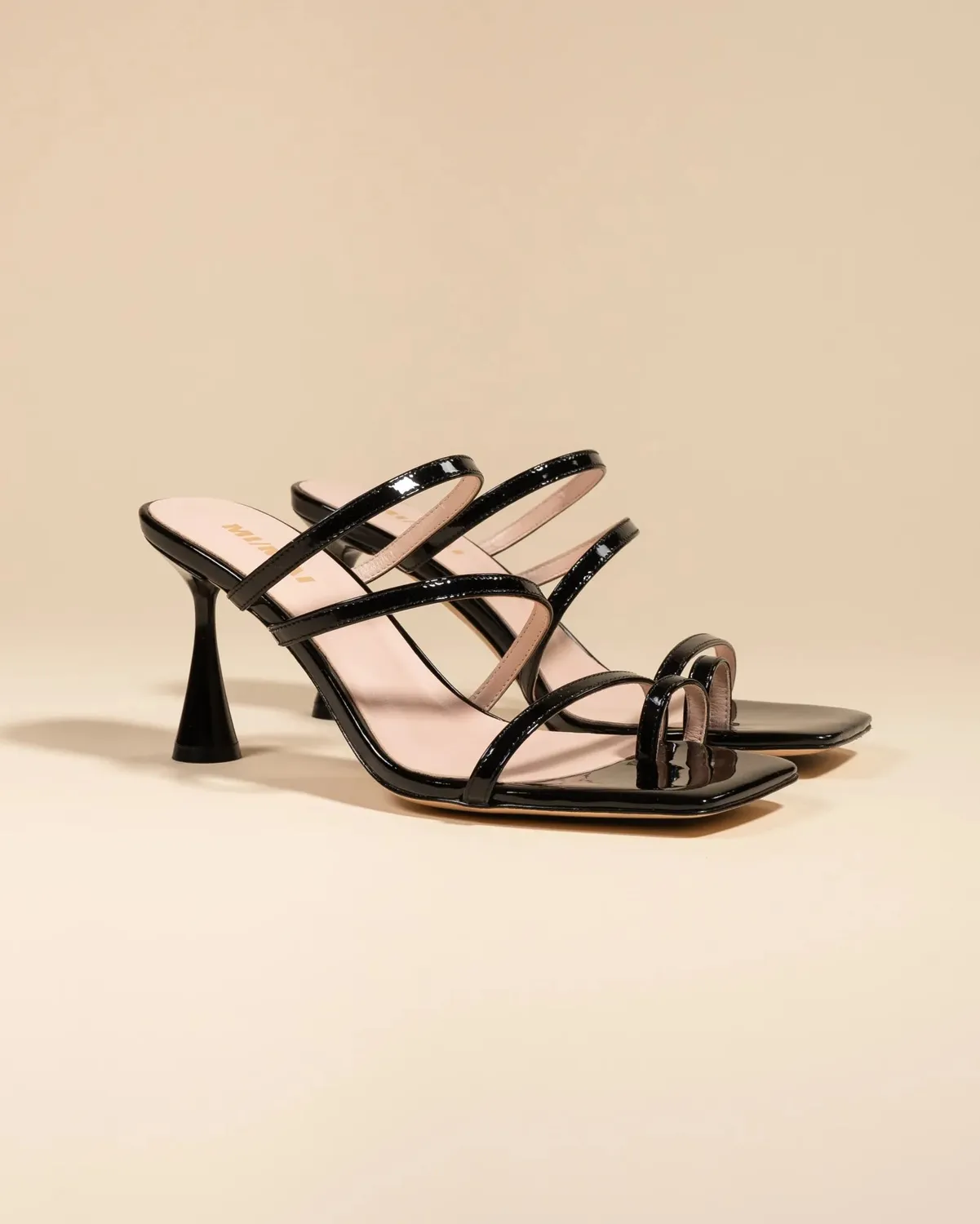 Mi/Mai Sorento Black Patent sandales verni noir carré