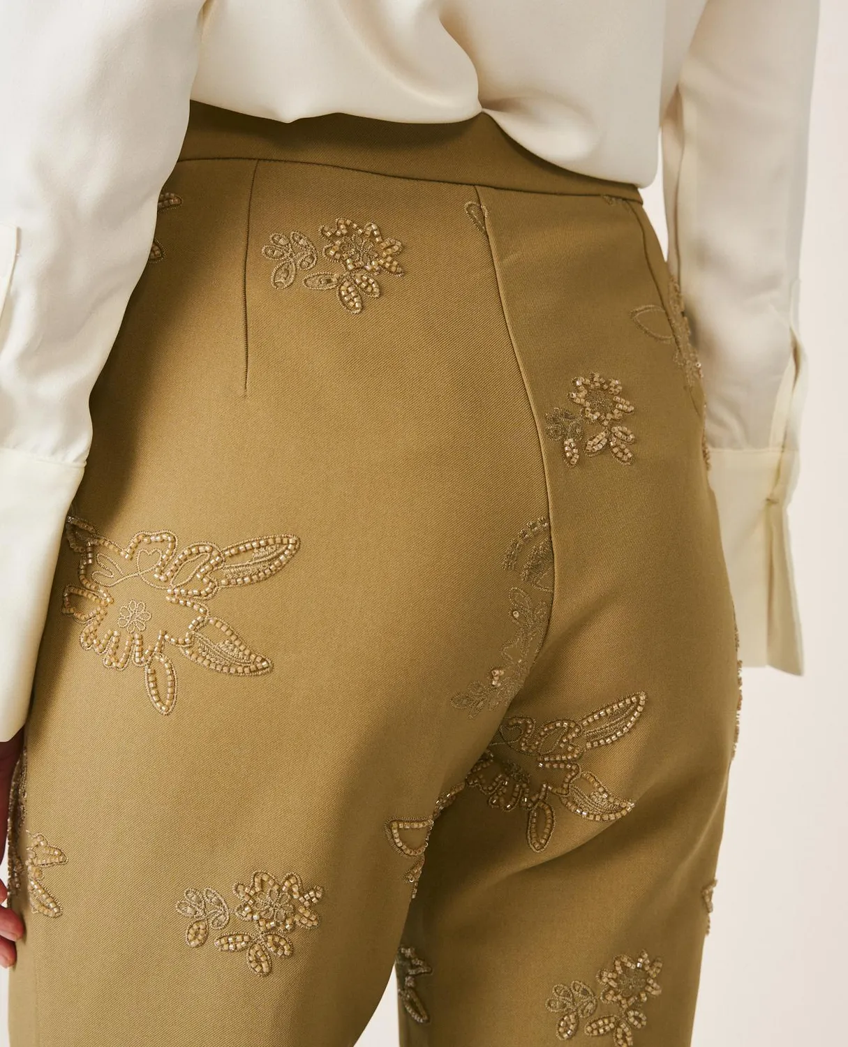 Alma en Pena V26CL1618 pantalon flare kaki brodé