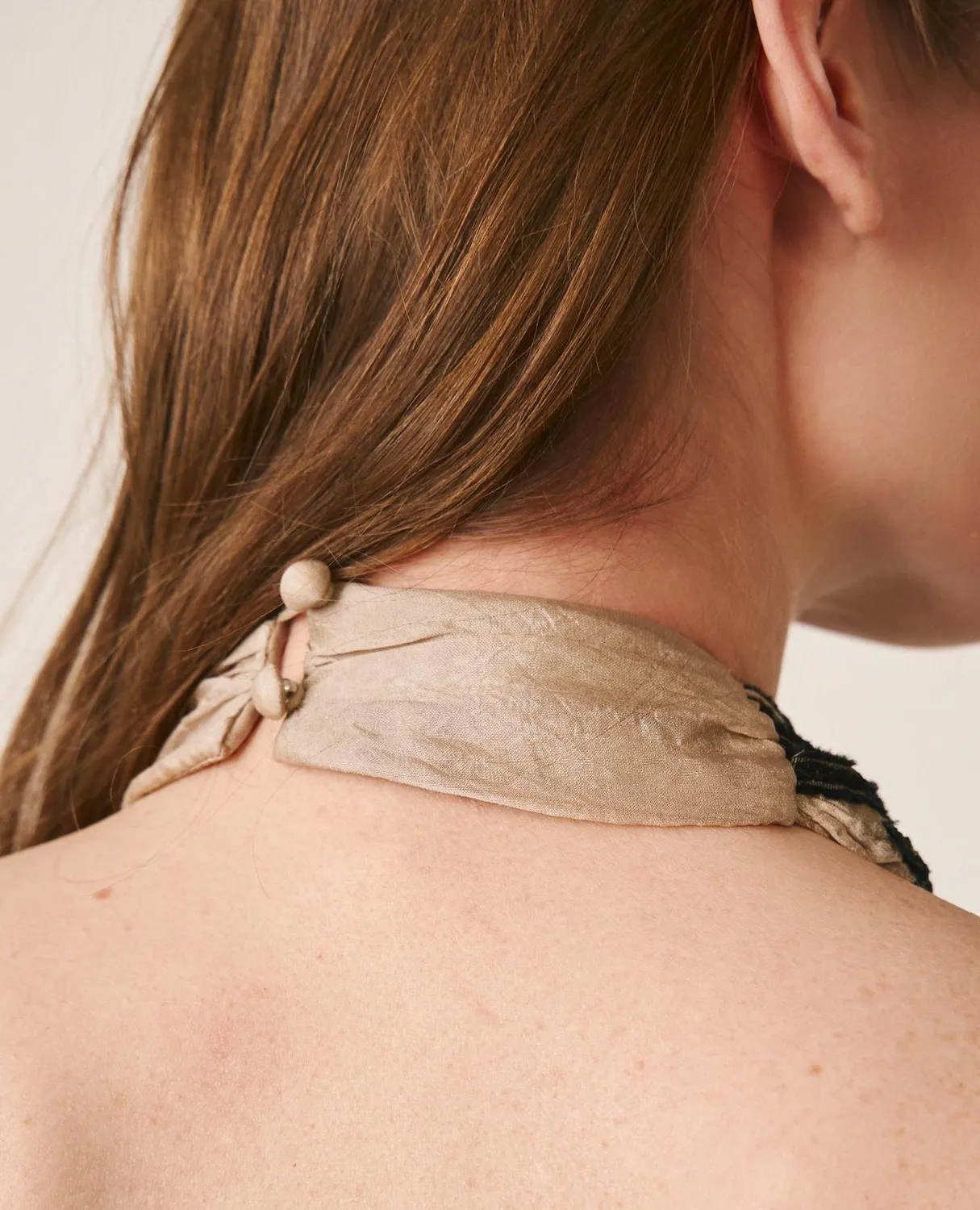Alma en Pena V26CL0613 Top Taupe Asymétrique Halter