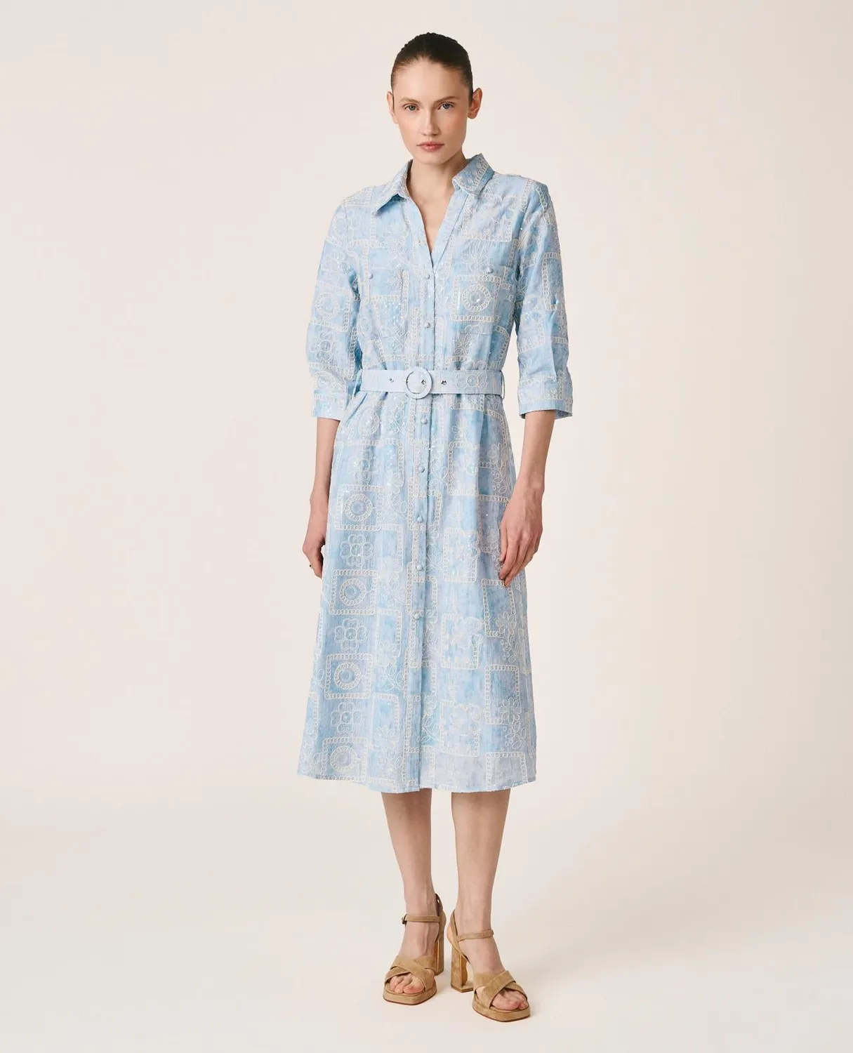 Alma en Pena V26CL0250 robe midi bleue tencel brodée