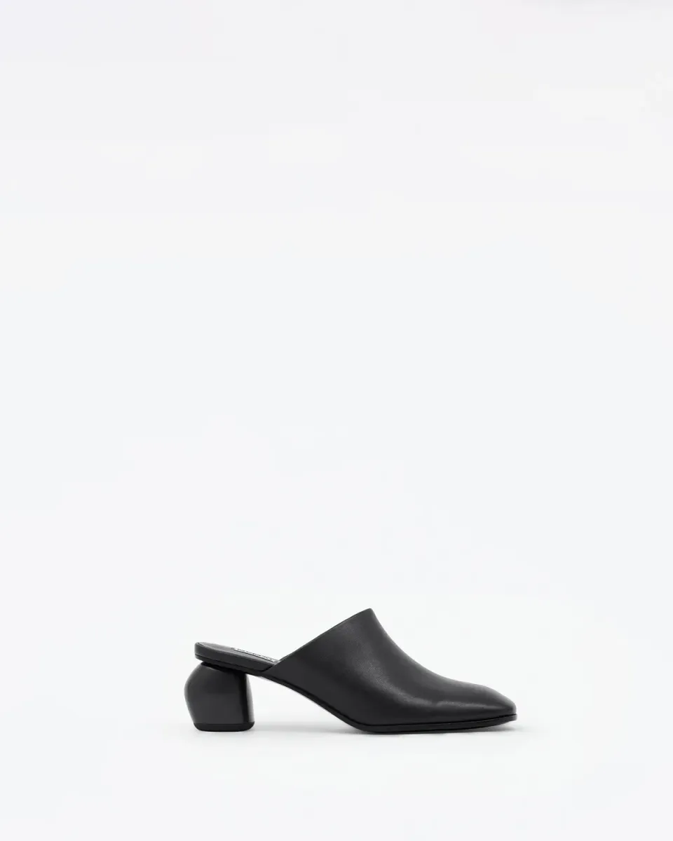 Mi/Mai Junya Low Black sabot cuir noir petit talon