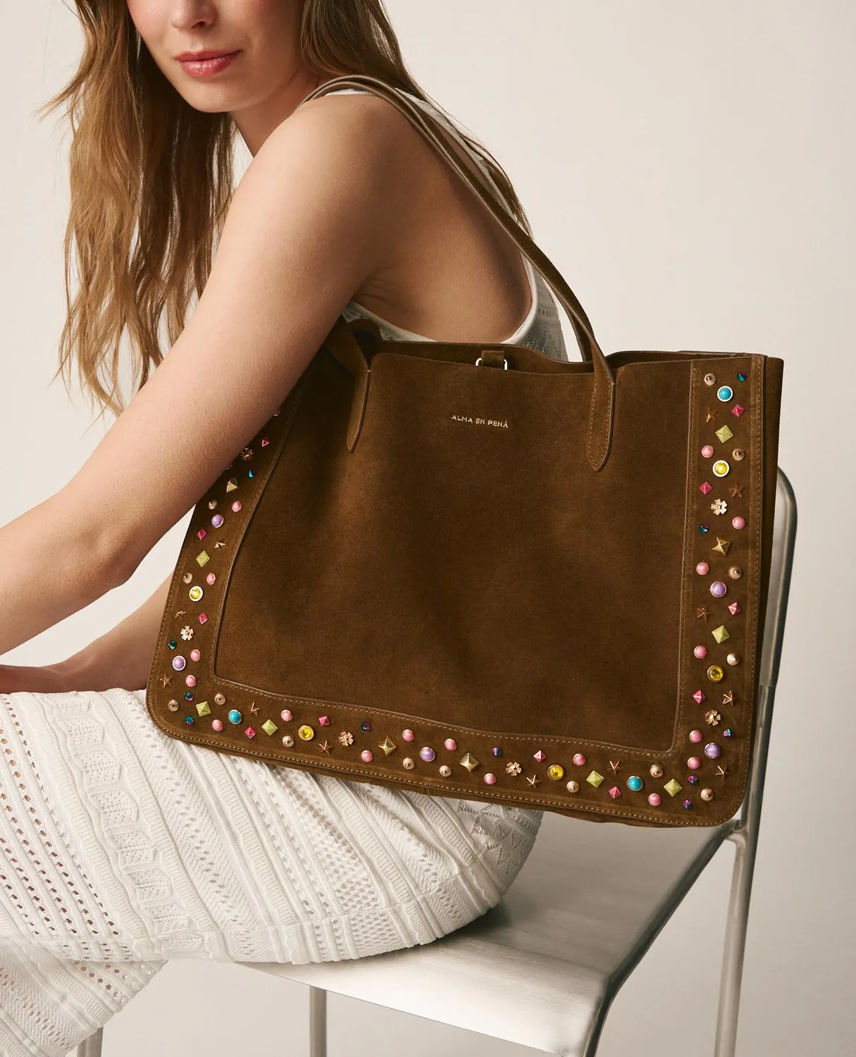 Alma en Pena V26BG056 shopper camel cuir clouté