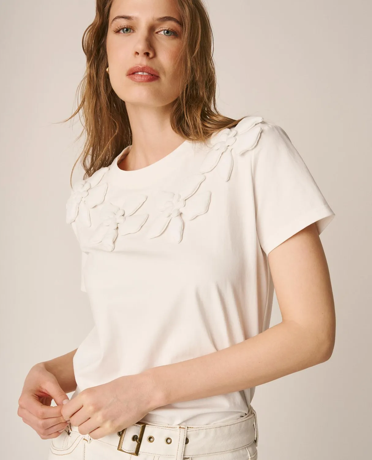 Alma en Pena V26CL0700 t-shirt blanc coton fleurs 3D