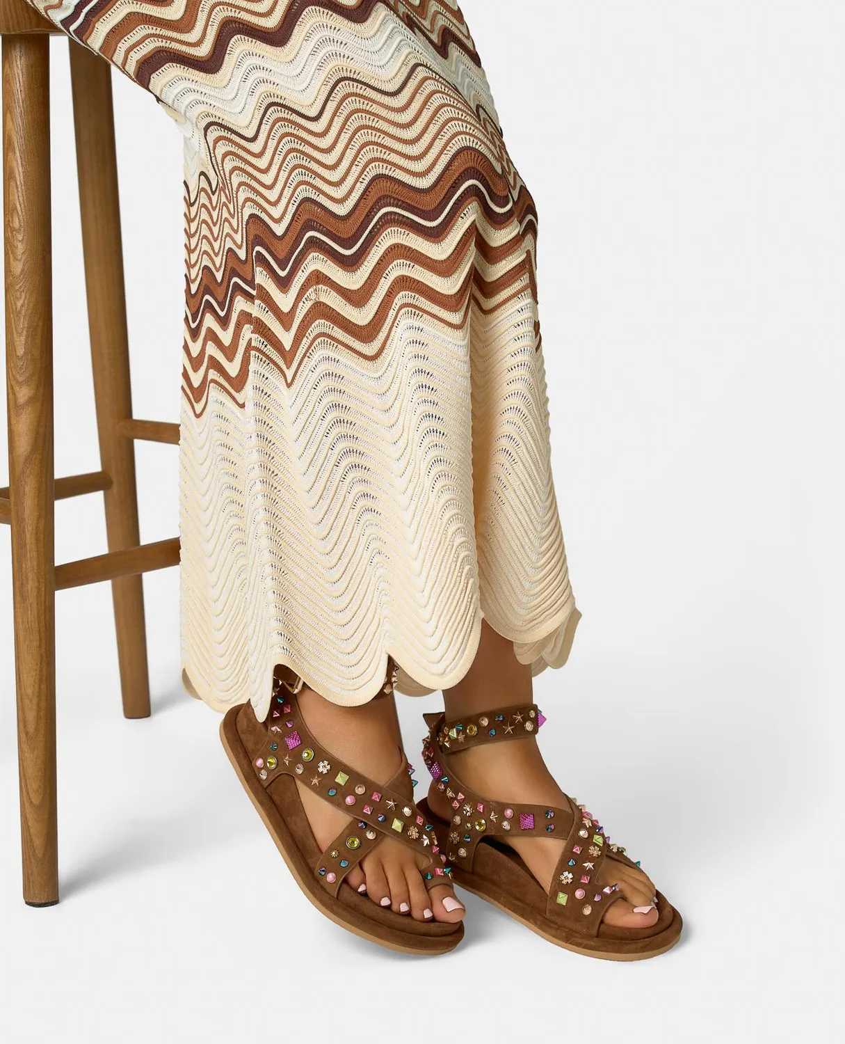Alma en Pena V267004 sandales cuir camel cloutées plates
