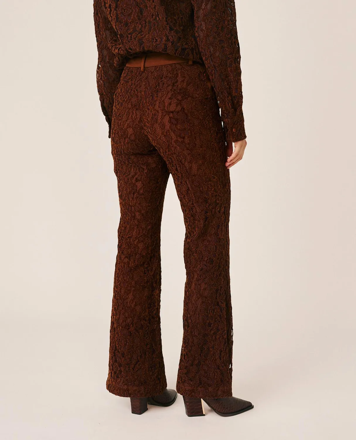 Alma en Pena I26CL1613 pantalon flare dentelle marron