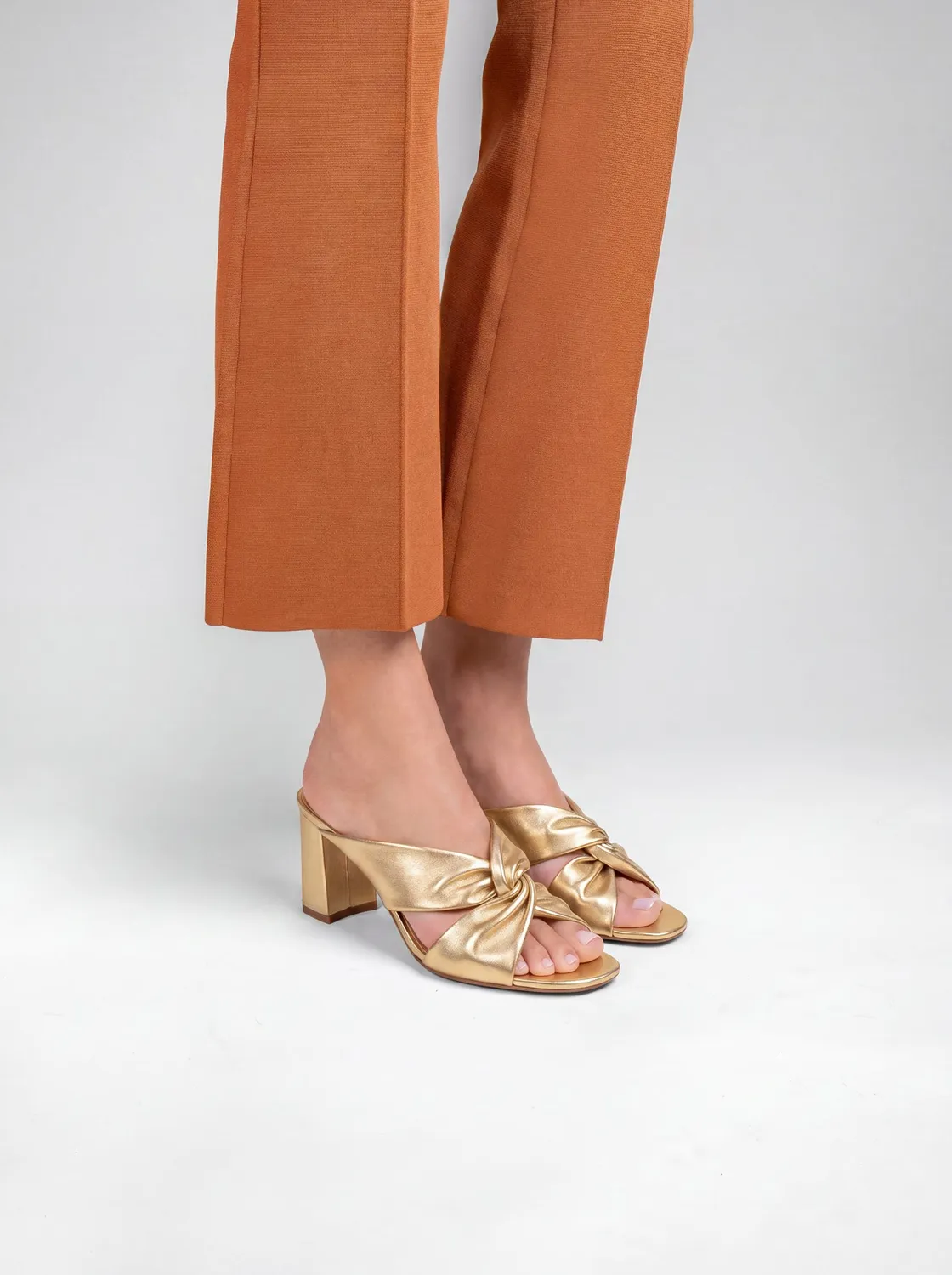 Mi/Mai Tamarama Gold mules à talon doré Diane Perreau