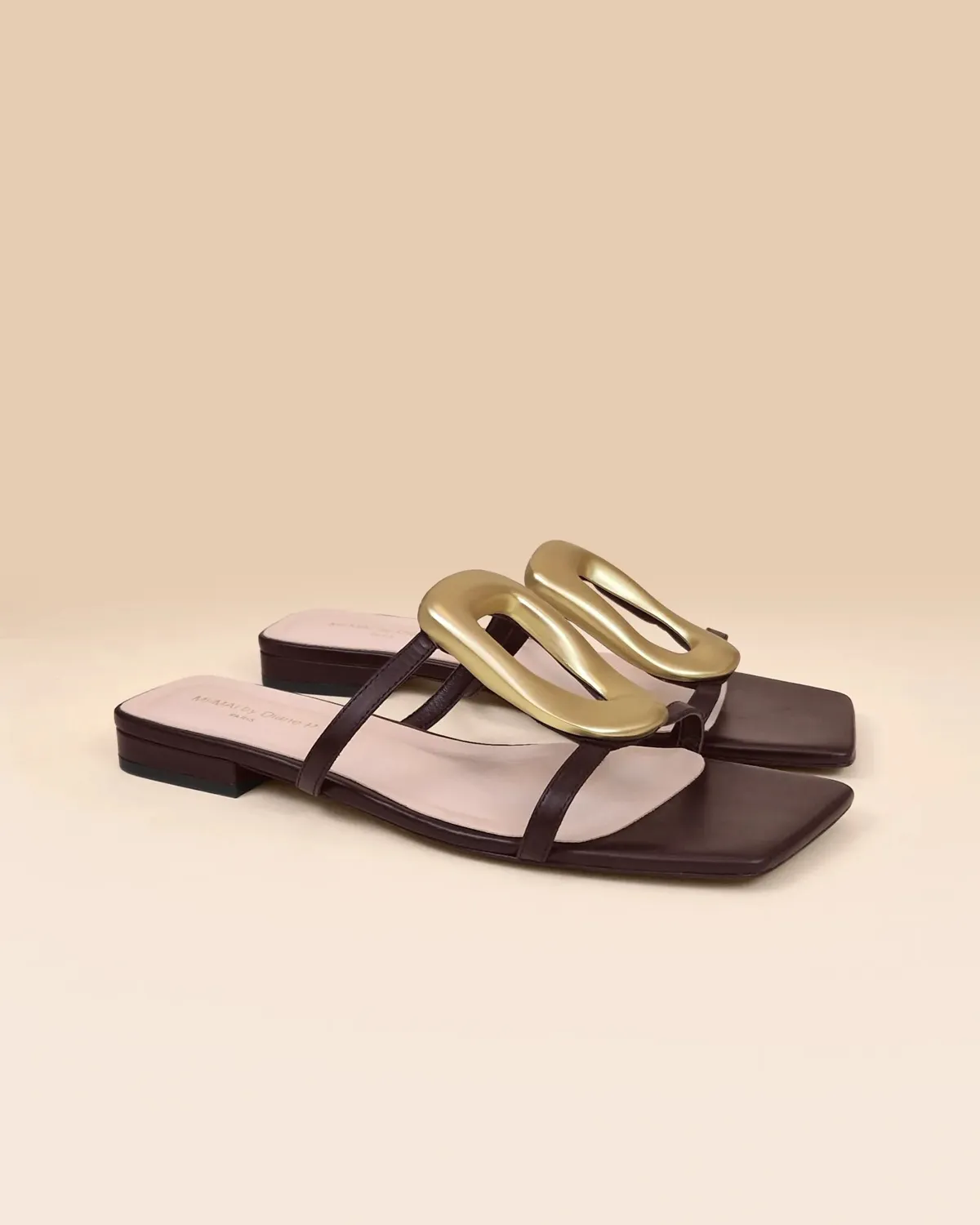 Mi/Mai Kos Chocolate nu-pieds cuir marron bijou doré