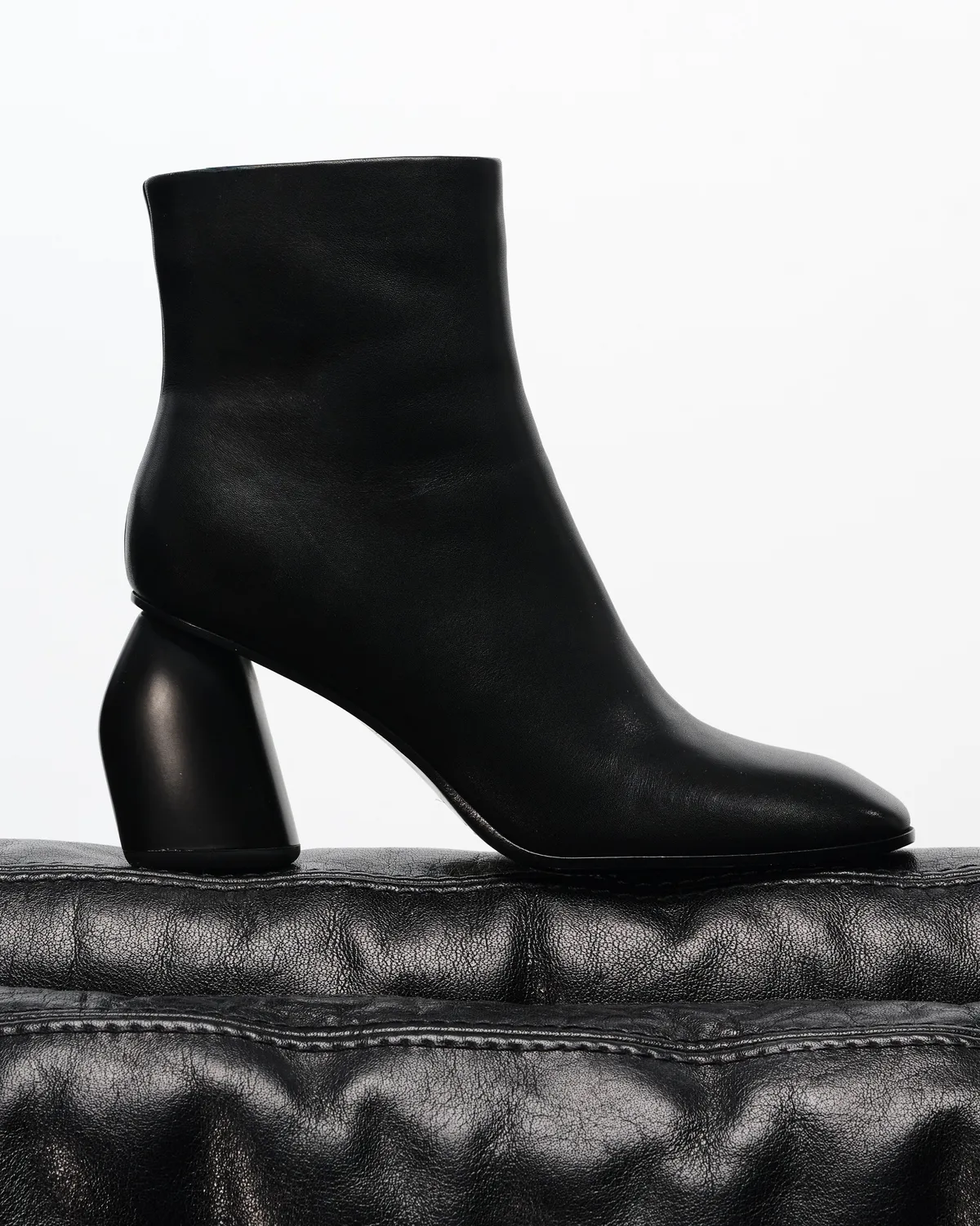 Mi/Mai Rams Black bottines noires talon haut bout carré