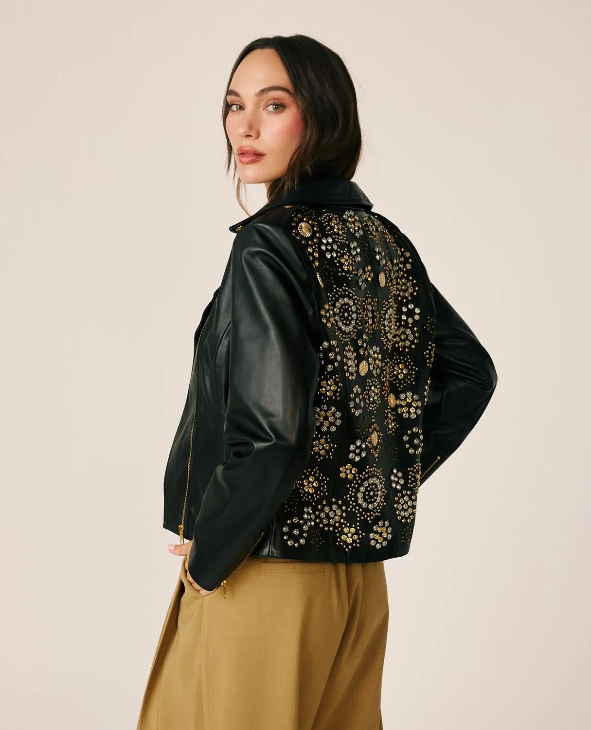 Alma en Pena I26CL1104 perfecto noir clouté cuir