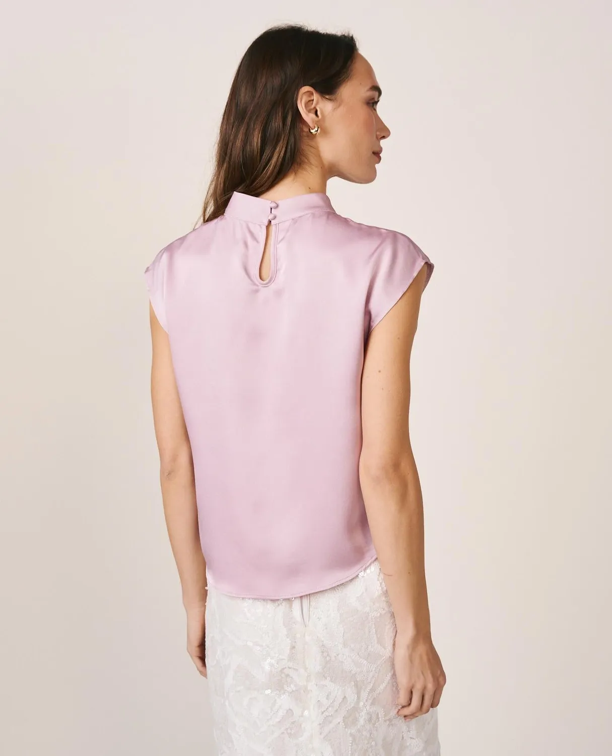 Alma en Pena V26CL0515 blouse satin lilas sans manches