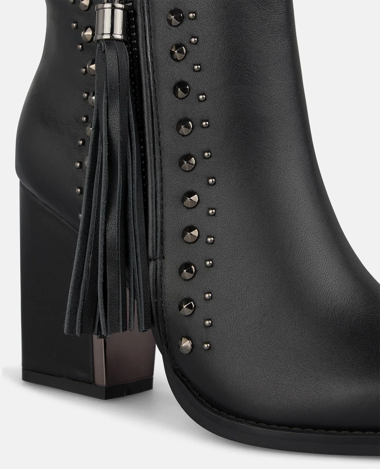 Alma en Pena I2652150C bottines napa noir clous