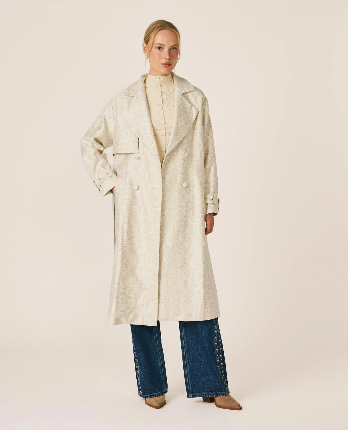 Alma en Pena I26CL1507 trench long croisé beige ceinture
