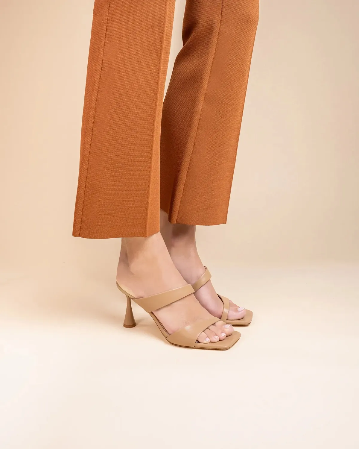 Mi/Mai Tara Nude sandales cuir beige talon haut