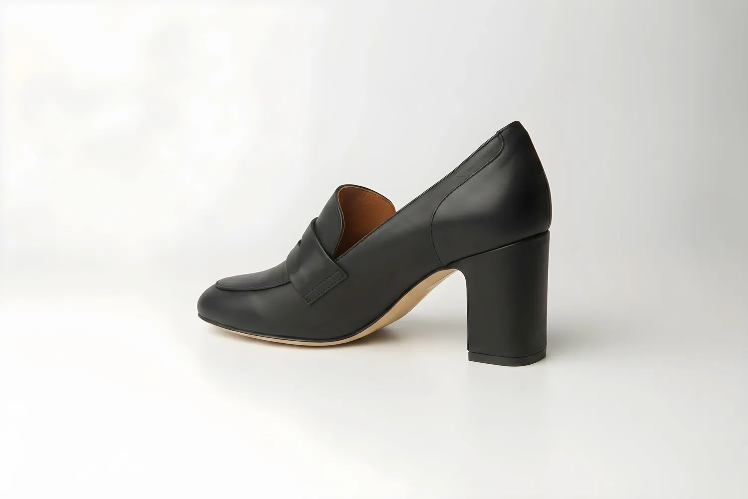 Matteo Pitti mocassin noir cuir de veau talon plat