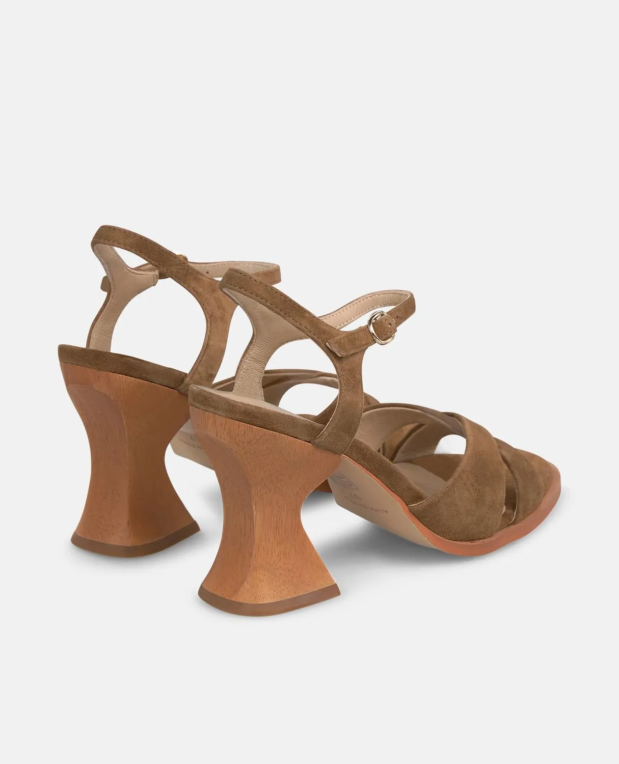 Alma en Pena V262450 sandales talon bois caramel cuir 10 cm