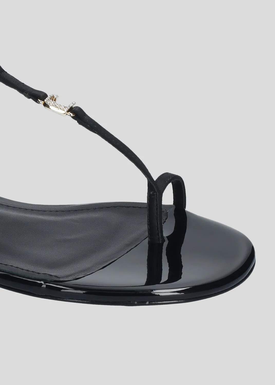 Lola Cruz June sandales plates noires