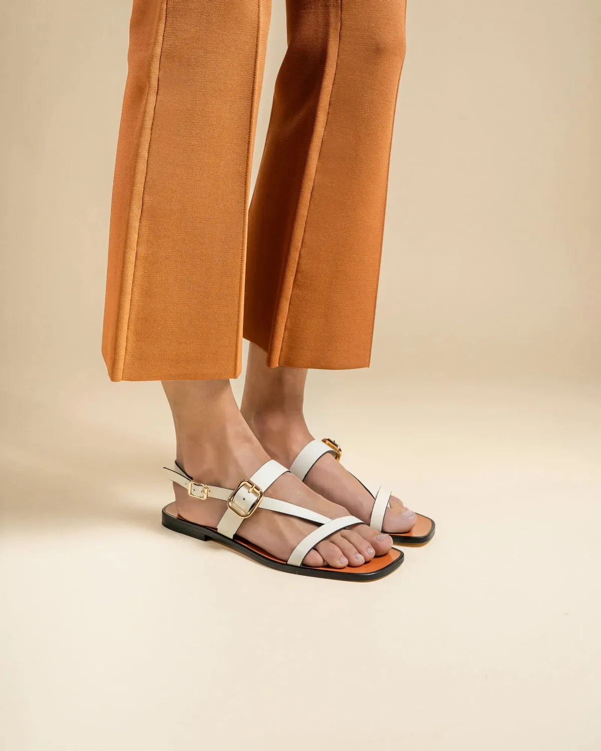 Mi/Mai Twill White nu-pieds cuir blanc brides dorées