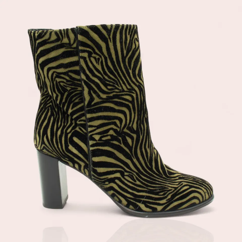 Karine Arabian Felma bottine zèbre kaki talon 70