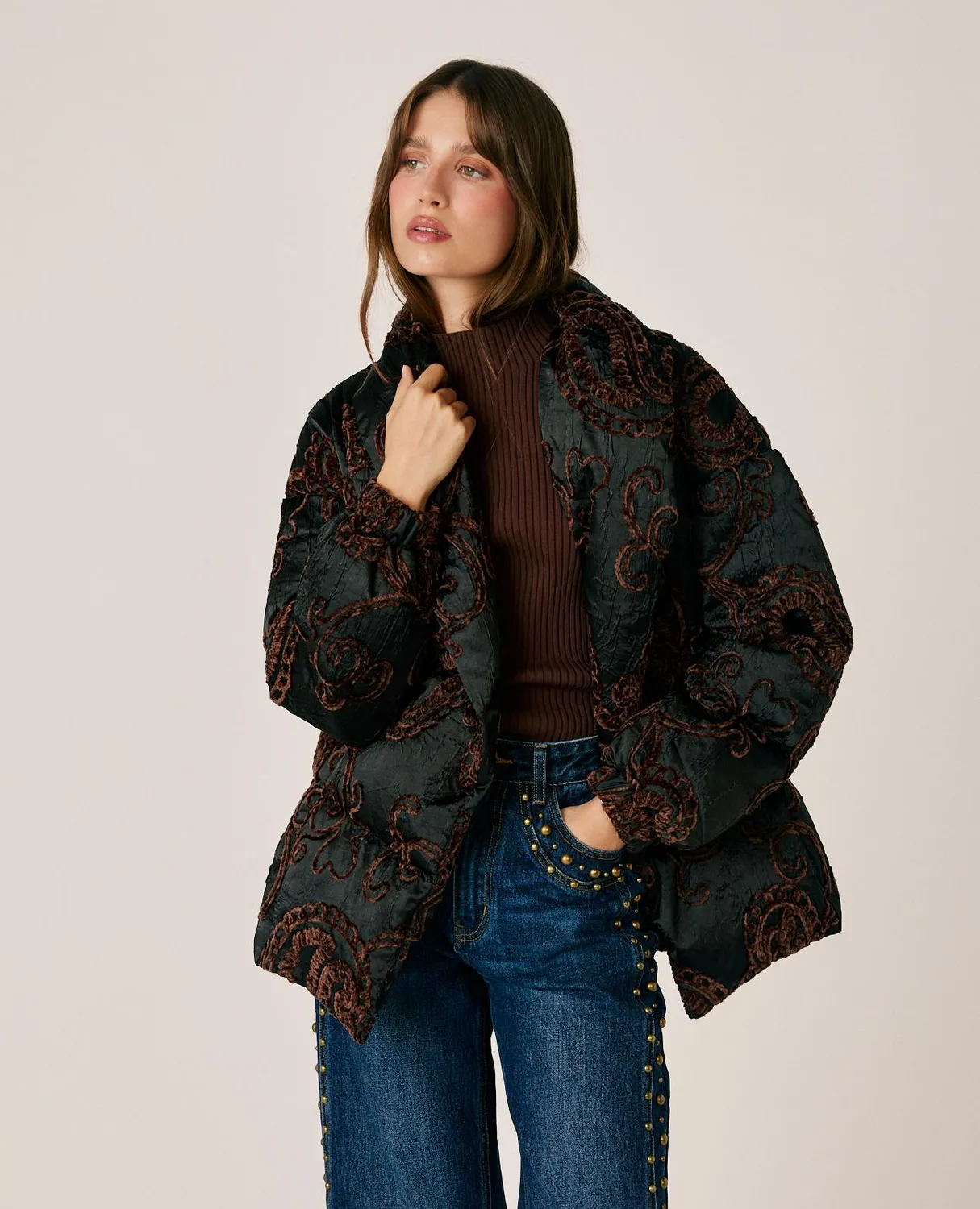 Alma en Pena I26CL1501 manteau matelassé satin noir