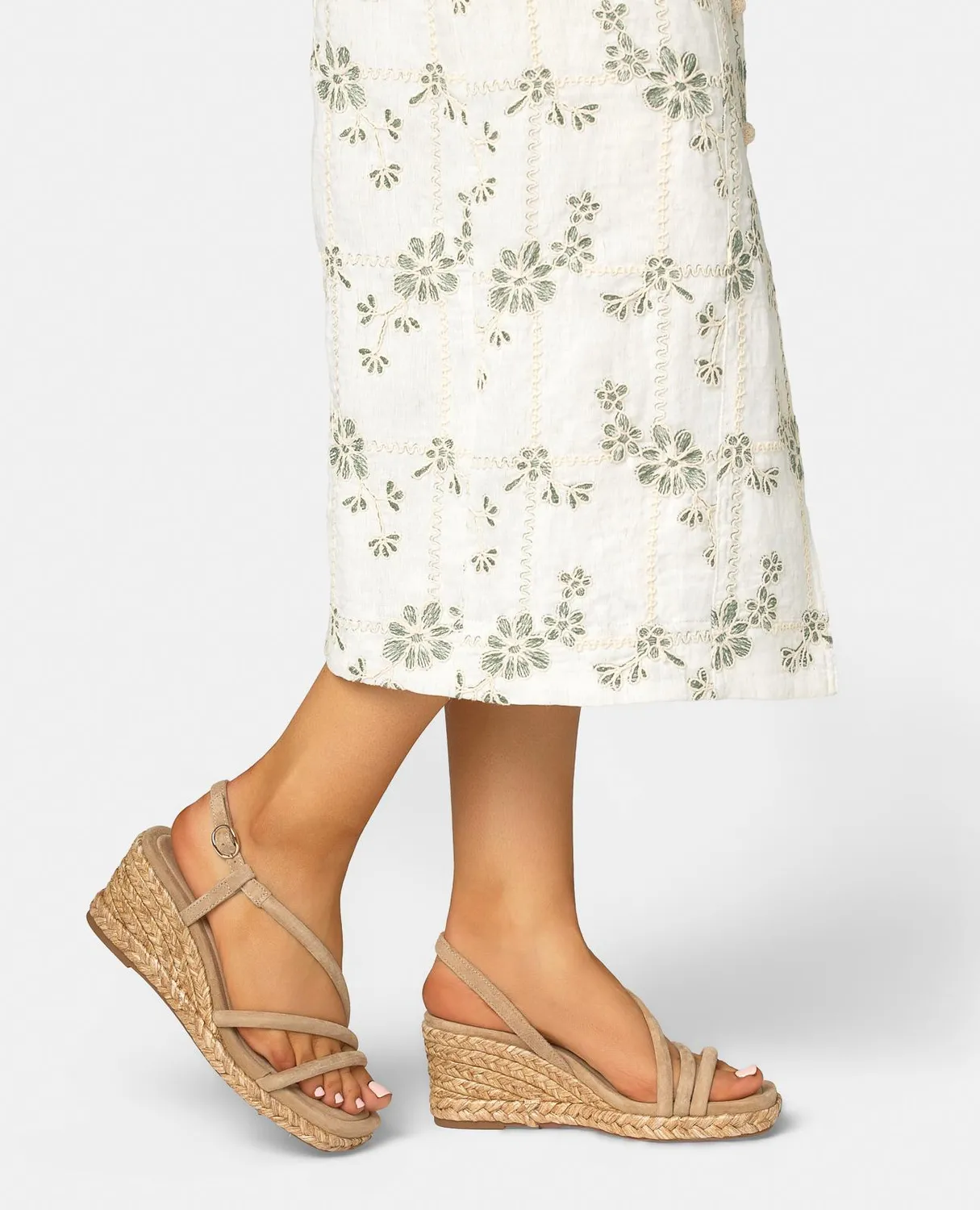 Alma en Pena V266752 sandales beige daim compensé 7 cm