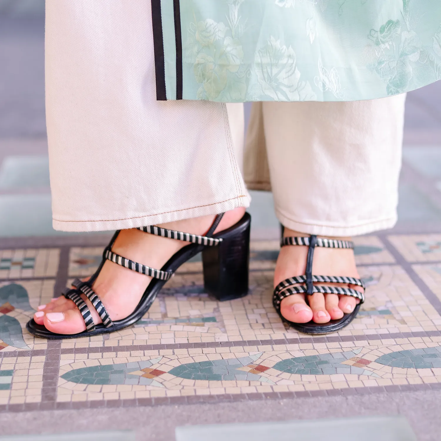 Karine Arabian Serena sandale cuir noir talon 70 mm